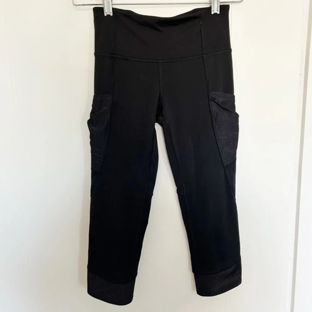 Ivivva Black Crop Pants Size 10 Mesh Side Pockets
